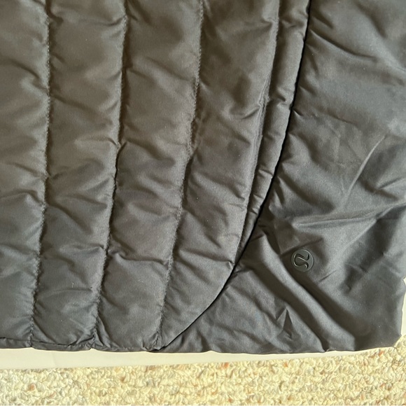 Lightweight Relaxed-Fit Down Jacket - Picture 12 of 13